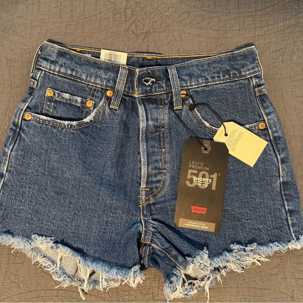 Levi's Premium Women's Frayed Hem Blue Jean Shorts NWT